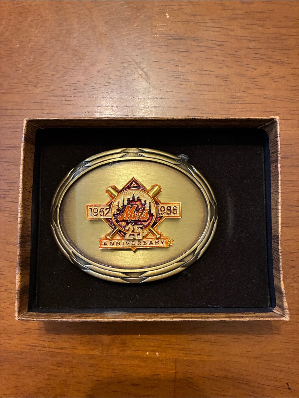 New York Mets 25th Anny Belt Buckle, Very Rare. Never Worn.